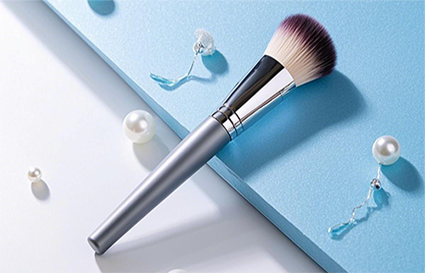 沈阳化妆学校哪家好？统丽学校可以参考一下