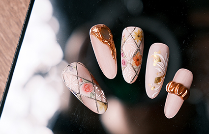 沈阳美甲学校_怎样包边才能让美甲更持久