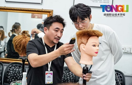 想学美发 沈阳统丽美发学校可以